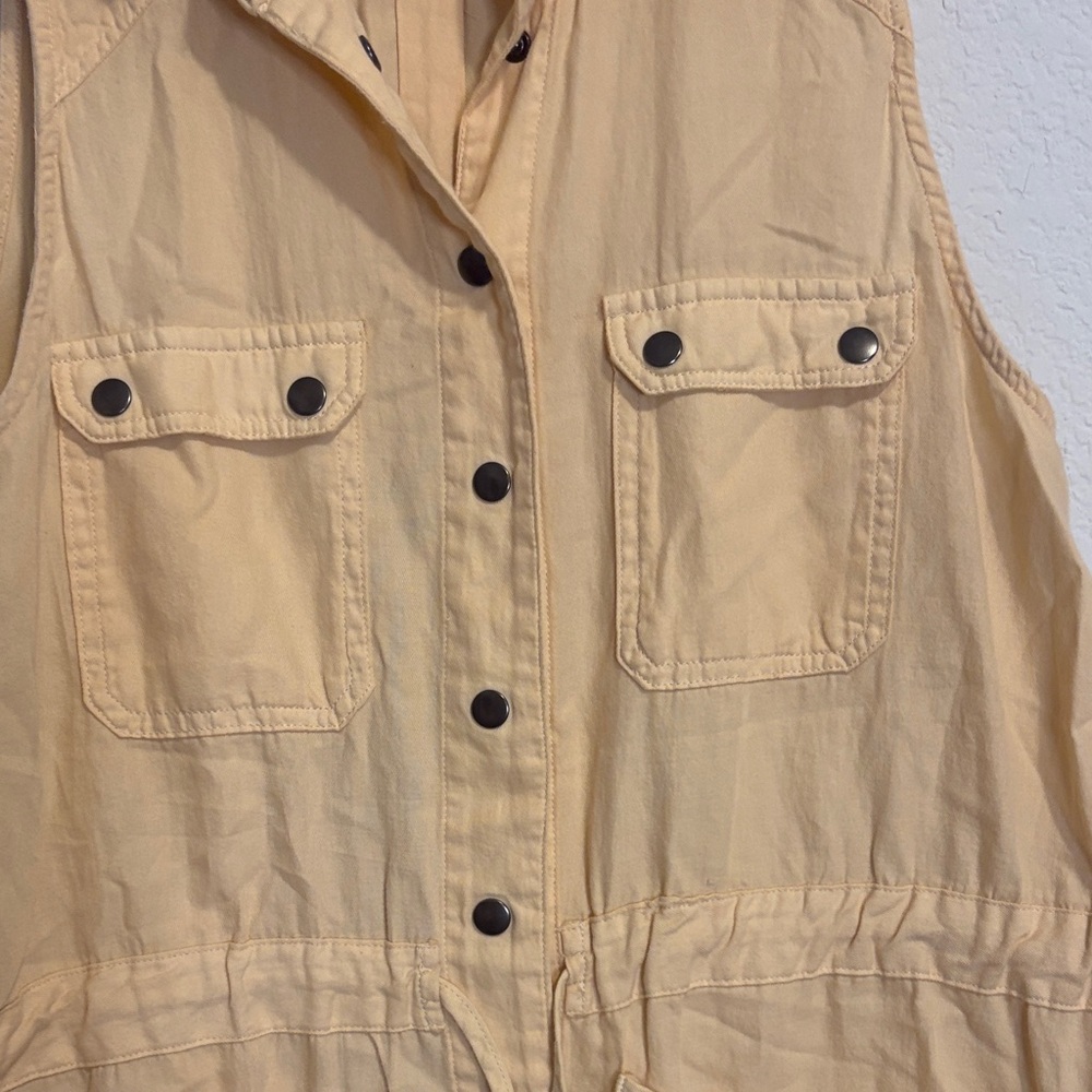 Free People Lightweight Sleeveless Utility Vest in light yellow XS - Picture 4 of 6